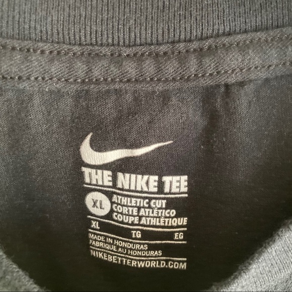 Nike Graphic T-Shirt - Picture 4 of 4